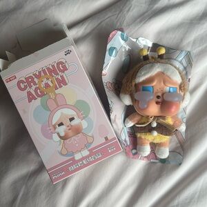 Crybaby Crying Again Vinyl Plush Pendant - I’ll bring you a flower (bee)